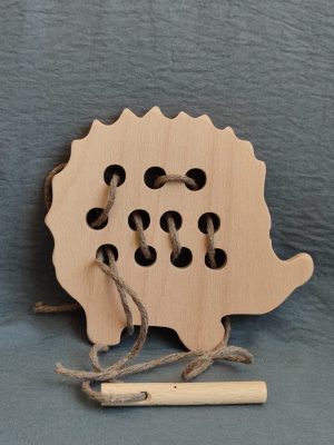 kirpi1 Ahşap Oyuncak Montessori Eğitici Kirpi İp Geçirme Oyunu